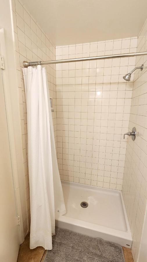 Centrally Located, 4X Queen, 300 Mbps Internet With Backyard! Hemet Dış mekan fotoğraf